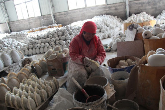 全村有逾2000村民從事「製蛋」業。 網上圖片