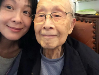刘若英父亲去年8月离世，享年92岁。
