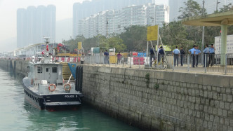 機場三跑對開海面發現浮屍。