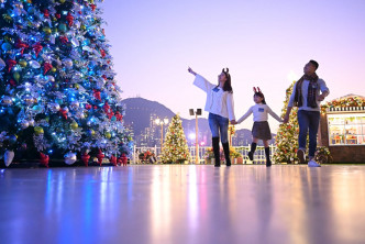 今年「香港繽紛冬日巡禮」聖誕小鎮亮點包括以法國小鎮科爾馬為設計藍本。