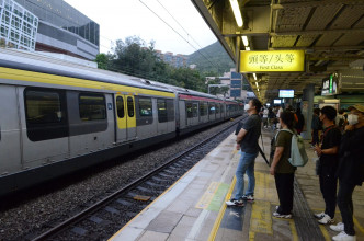 在九龙塘站附近出现故障的列车已被移离行车綫。