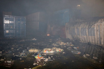 遭遇空袭的位置成为一片废墟。路透社图片
