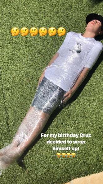 Cruz將自己包膠