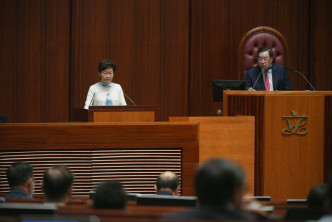 行政長官林鄭月娥昨日到立法會出席特首答問大會，期間除了列出自己任內「戰績」，亦交代未來一年任期的施政方向。