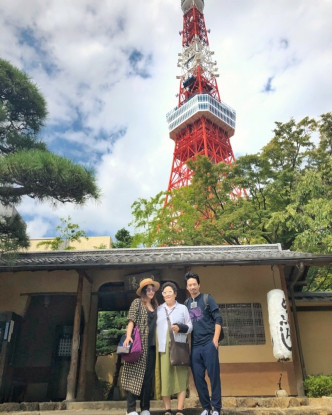 上月，Eric搵埋老婆帶移民美國嘅母親往日本旅遊，觀光之餘不停食好嘢。