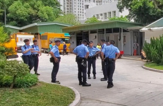 警方到屯門公園戒備。