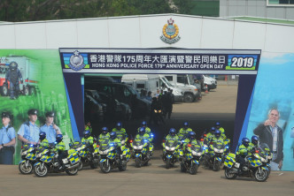 大汇演包括多个警队部门表演。