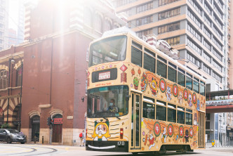 是次「賀年花車」車身是由香港電車及「天下貓貓一樣貓」團隊聯手設計。電車圖片