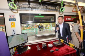 新系統包括在列車安裝全球定位系統（GPS）定位儀，和無線射頻辨識技術閱讀器。