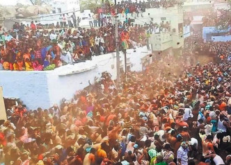 4月14日在安得拉邦的凱羅拉 （Kairuppala）村舉行的舉行新年節慶活動。網圖