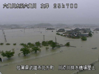佐賀縣武雄市的六角川水位上漲。REUTERS