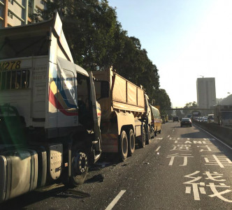 大埔公路4車相撞。網民李嘉寶圖片