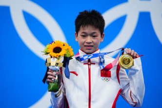 十四歲的全紅嬋奪得跳水女子10米台金牌。