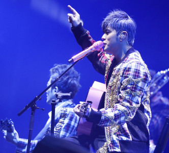 周杰倫原定下月在香港舉行的巡唱宣佈延期。