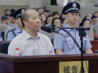 袁仁国受审。影片截图
