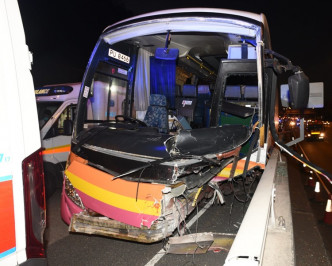 11月30日青衣国泰员工穿梭巴车祸，造成6人死亡、31人受伤。资料图片