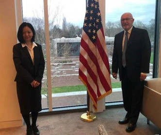 美国驻荷兰大使胡克斯特拉周一也邀请台湾驻荷兰代表陈欣新前往大使馆会面。网上图片
