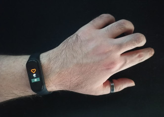 智能手表可記錄用者運動量、心跳等健康資訊。Unsplash示意圖