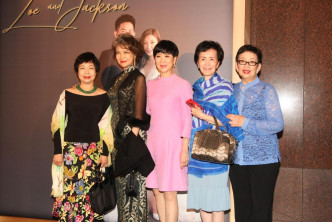 波姐(右起)與沈芝華、陳寶珠、蕭芳芳、王愛明等是七分主成員。