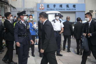 保安局局长邓炳强到场。
