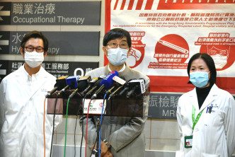 袁国勇将到场视察后表示，超级传播者的病毒量高，怀疑病毒经空气传播，不排除更多人确诊。