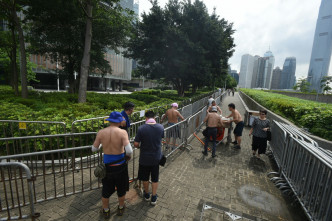 立會關閉示威區至另行通知。