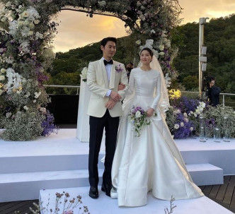 Junjin去年9月與空姐女友結婚。