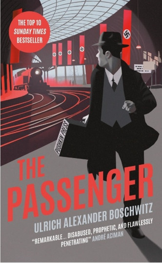 《乘客》（The Passenger）在英国《星期日泰晤士报》编列的畅销书排行榜内打入十大。网图