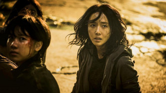 李贞贤在《尸杀半岛》中挑战打戏。