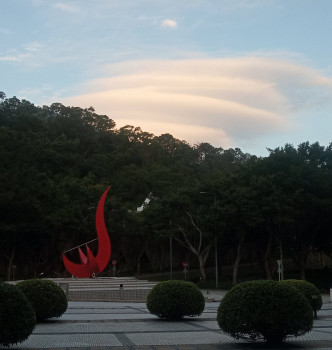 當日早上約六時，攝於香港科技大學。Yip H L 相片