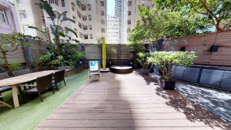 单位连1874方尺平台，住户可随个人喜好打造成私人花园。