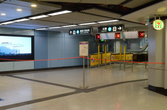 东铁綫列车服务一度延误。