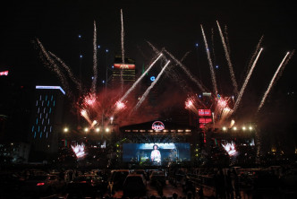 郑中基连开3场演唱会，昨晚结束。