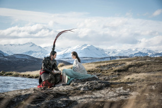 演「吕布」的古天乐和娜扎远赴纽西兰拍摄，靓人靓景。