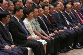 习近平认为，国家和香港在进一步繁荣发展方面，有很大空间和潜力，相信香港各界一定能做好。美联社