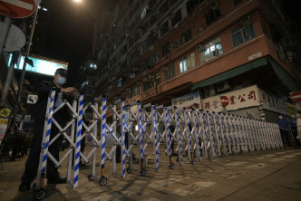 油麻地碧街、東安街、廣東道及登打士街的部分範圍圍封。