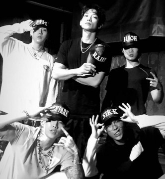 Rain演出朴載範、PH-1、SIK-K和HAON翻唱《Gang》Remix版MV。
