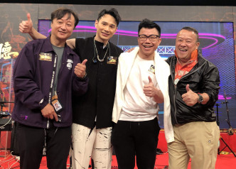 王梓轩跟监制张志明(左1)合力搞好《演斗听》，节目赢得好口碑。