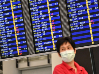 國泰航空加開班機接載港人。