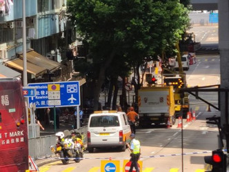 警员正封锁现场调查。图:香港突发事故报料区 网民Adrienne Leung