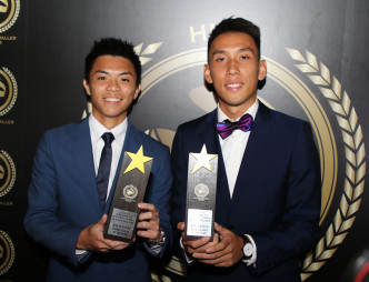 郑兆均（左）与胡晋铭当选最佳青年球员。