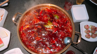 以辣聞名的重慶火鍋。網上圖片