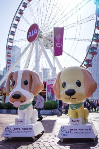 警犬Sunny及Zander亦親身及AR形式在車上與市民互動及拍照。