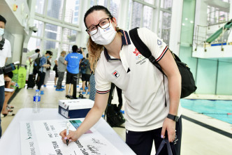 何詩蓓強調自己無懼連場東京奧運大戰，但首先集中精力鬥主項女子200米自由泳，還鼓勵後輩代替她出戰接力，一起為港爭光。梁柏琛攝