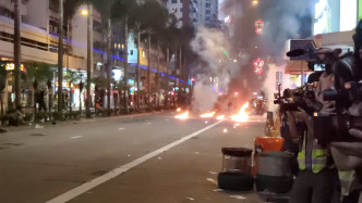 本港爆發示威者與警方激烈衝突