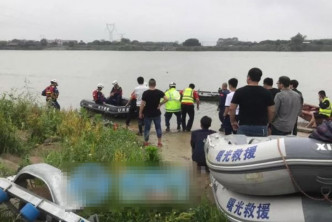救援隊在附近水域找到三人遺體。　網上圖片