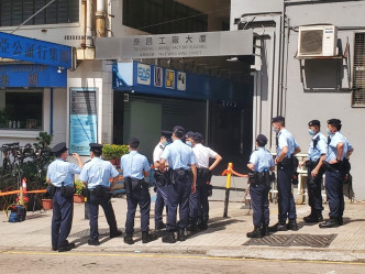 警方今早亦有搜查社民連位於長沙灣永明街辦事處。
