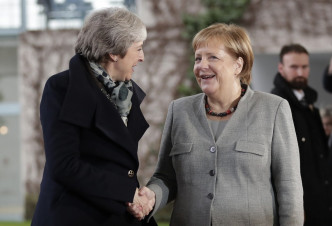 英國首相文翠珊與德國總理默克爾會面。AP