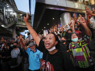 泰國自10月中以來有84人因抗爭受刑事指控。AP