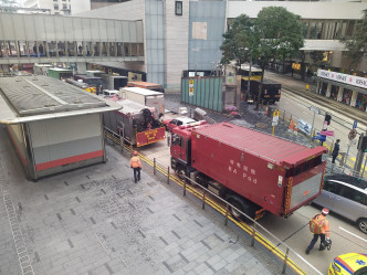 消防车戒备。香港突发事故报料区fb图